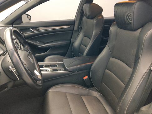 Used 2018 Honda Accord Sport image 17