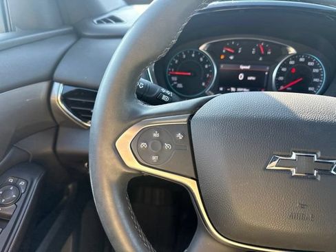 Used 2023 Chevrolet Traverse LT FWD image 14