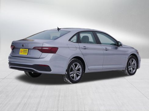 Used 2024 Volkswagen Jetta SE image 7