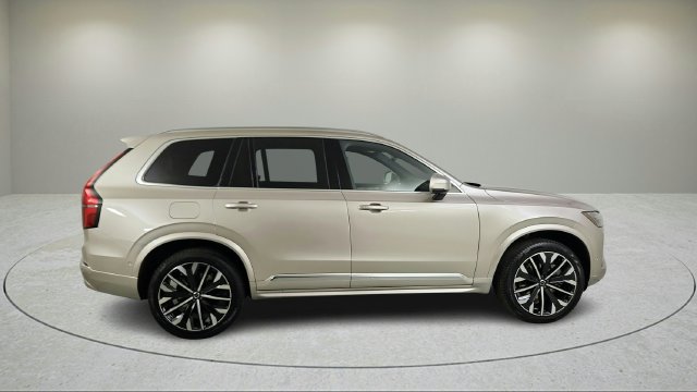 New 2026 Volvo XC90 T8 Plus w/ Protection Package Premier AWD/4WD image 3