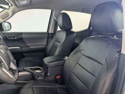 Used 2023 Toyota Tacoma SR5 w/ Technology Package RWD image 10