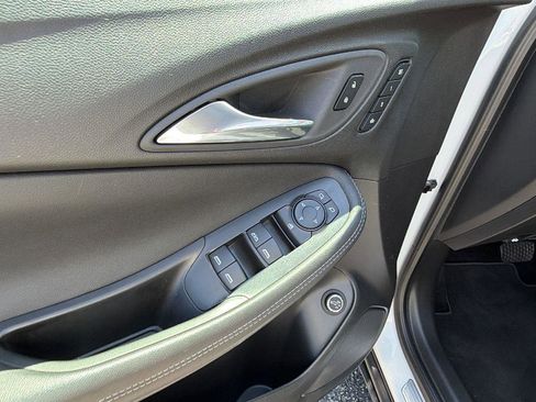 Used 2022 Buick Encore GX Essence FWD image 12