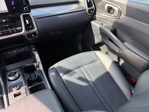 Used 2023 Kia Sorento EX AWD/4WD image 28