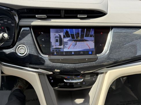Used 2023 Cadillac XT6 Premium Luxury w/ Technology Package image 14