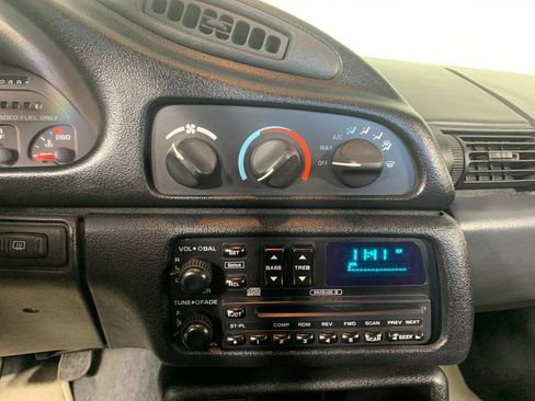 Used 1994 Chevrolet Camaro Z28 RWD image 26