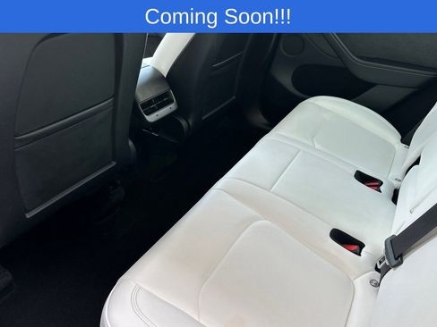 Used 2024 Tesla Model Y Long Range image 12