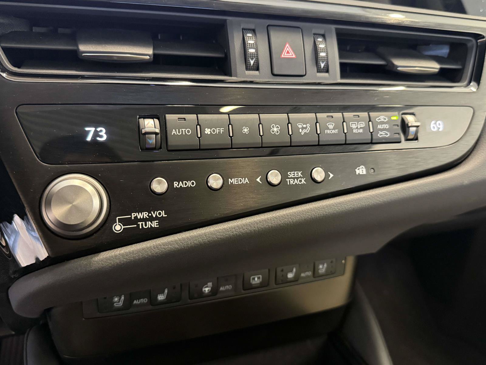Certified 2024 Lexus ES 350 Ultra Luxury FWD image 25