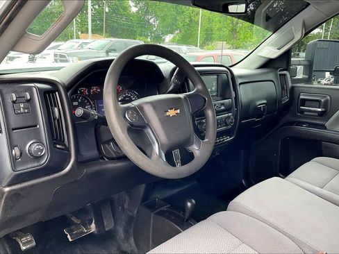 Used 2018 Chevrolet Silverado 3500 W/T AWD/4WD image 18