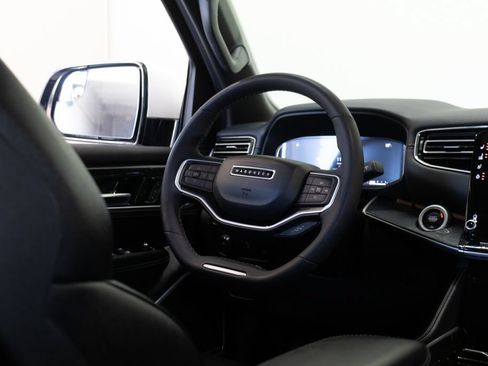 Used 2022 Jeep Wagoneer Series I AWD/4WD image 27