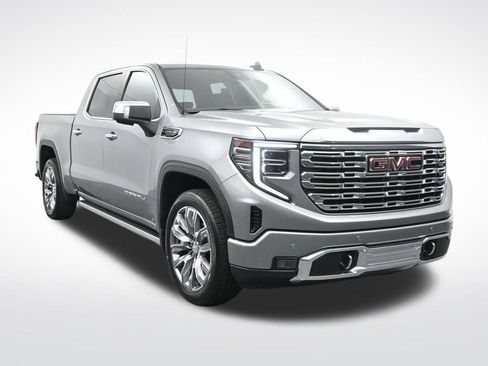 Used 2024 GMC Sierra 1500 Denali w/ Denali Reserve Package AWD/4WD image 3