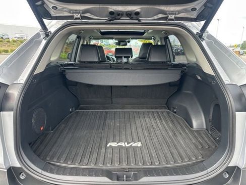 Used 2020 Toyota RAV4 Limited AWD/4WD image 7
