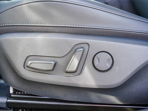 Certified 2025 Kia Niro EX image 22