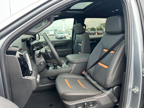 New 2026 GMC Sierra 1500 AT4 w/ AT4 Premium Package AWD/4WD image 17
