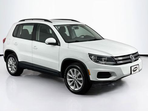 Used 2018 Volkswagen Tiguan Limited w/ Premium Package image 2