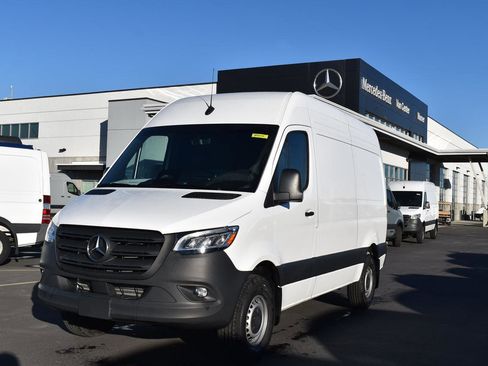 New 2025 Mercedes-Benz Sprinter 2500 image 1