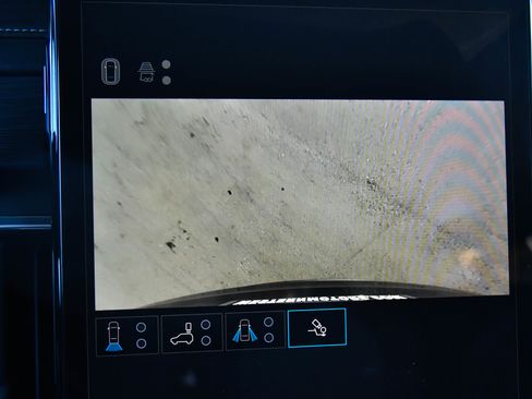 Used 2025 GMC Acadia Elevation image 27