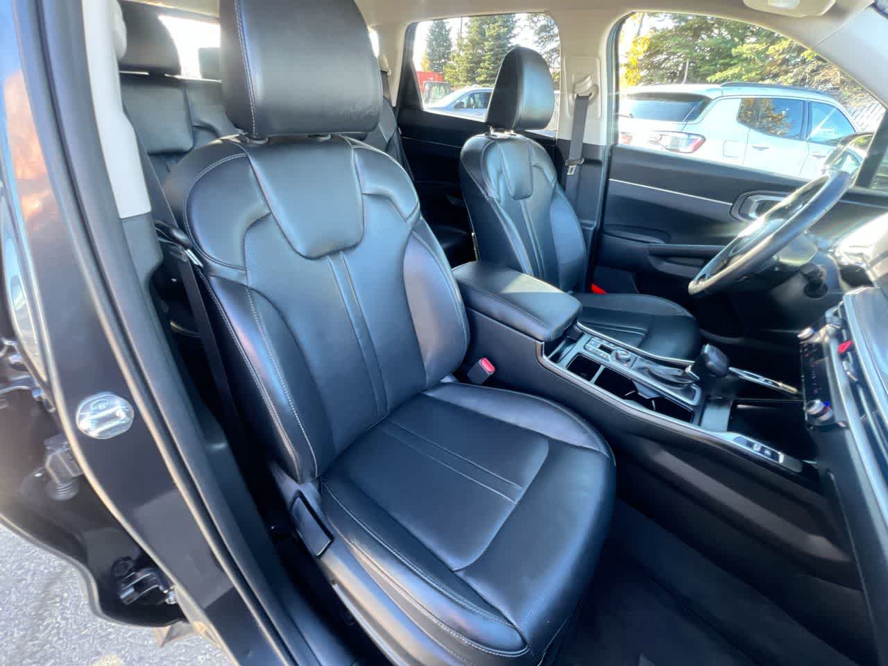 Used 2024 Kia Sorento S AWD/4WD image 28