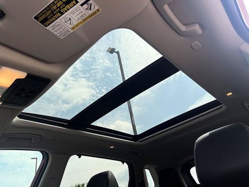 Certified 2023 Nissan Rogue SL w/ SL Premium Package FWD image 19