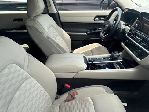Used 2022 Nissan Pathfinder SV AWD/4WD image 15