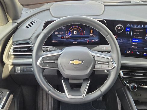 Used 2026 Chevrolet Traverse LT FWD image 20