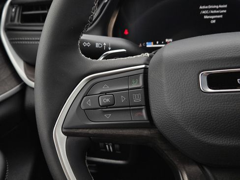 New 2026 Jeep Grand Cherokee Altitude AWD/4WD image 8