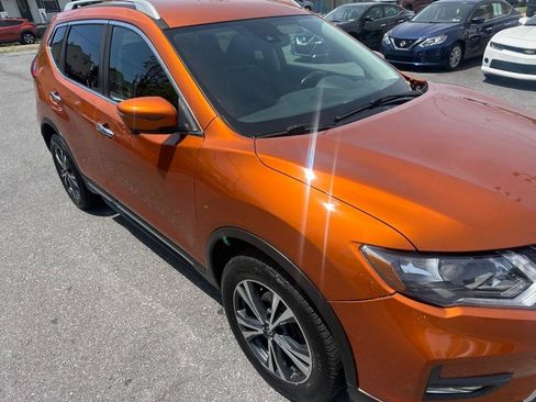 Used 2017 Nissan Rogue SL AWD/4WD image 10