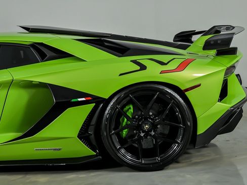 Used 2019 Lamborghini Aventador SVJ AWD/4WD image 10