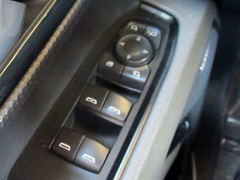 Used 2022 Chevrolet Silverado 1500 ZR2 w/ Technology Package image 29