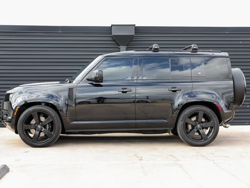 Used 2023 Land Rover Defender 110 V8 image 2