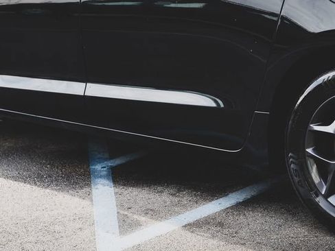 Used 2018 Chrysler Pacifica Touring-L w/ Premium Audio Group image 7