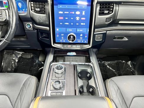 Used 2024 Ford Expedition Platinum AWD/4WD image 14