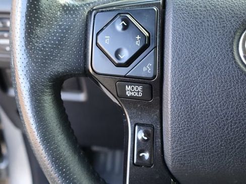 Used 2020 Toyota 4Runner TRD Off-Road AWD/4WD image 11