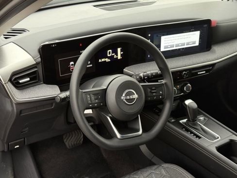 Certified 2025 Nissan Kicks SV AWD/4WD image 14