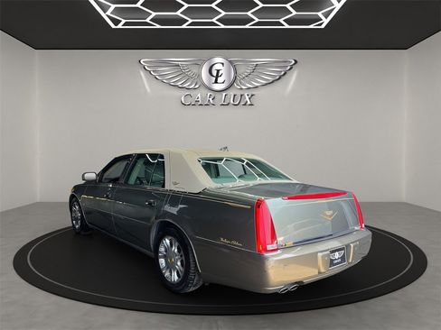Used 2011 Cadillac DTS Luxury image 2
