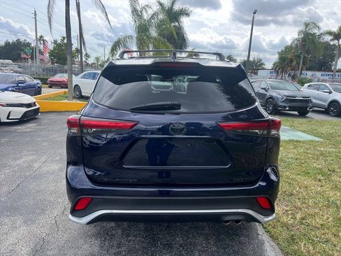Used 2022 Toyota Highlander XSE AWD/4WD image 6
