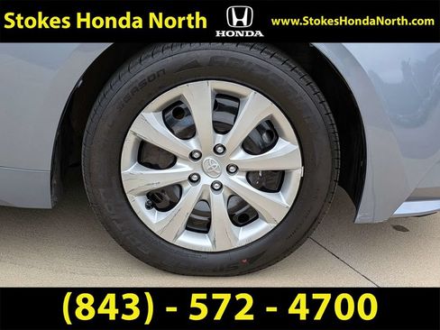 Used 2021 Toyota Corolla LE FWD image 16