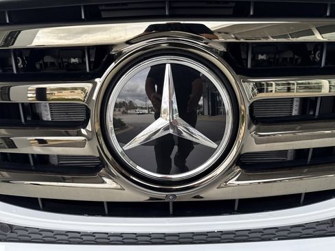 Used 2026 Mercedes-Benz GLS 450 4MATIC image 11
