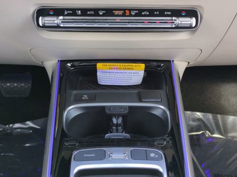 Used 2025 Mercedes-Benz GLB 250 image 19