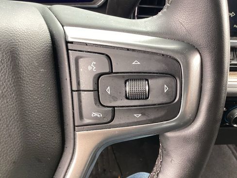 Used 2023 Chevrolet Silverado 1500 LT AWD/4WD image 18