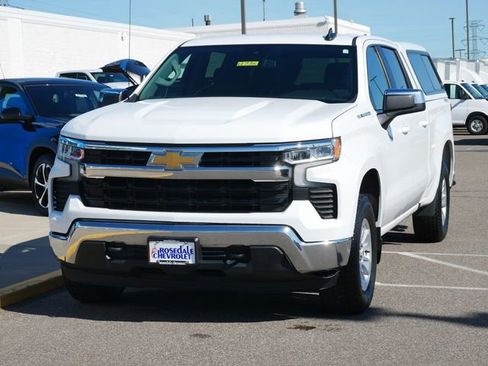 Used 2023 Chevrolet Silverado 1500 LT AWD/4WD image 3