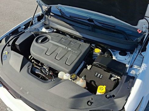 Used 2019 Jeep Cherokee Limited image 29