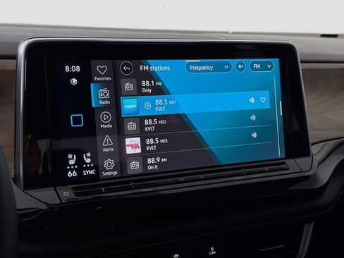 Used 2025 Volkswagen Atlas SE FWD image 14