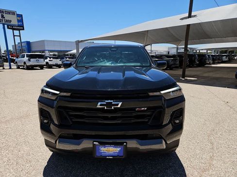 Used 2023 Chevrolet Colorado Z71 w/ Z71 Convenience Package 2 AWD/4WD image 3