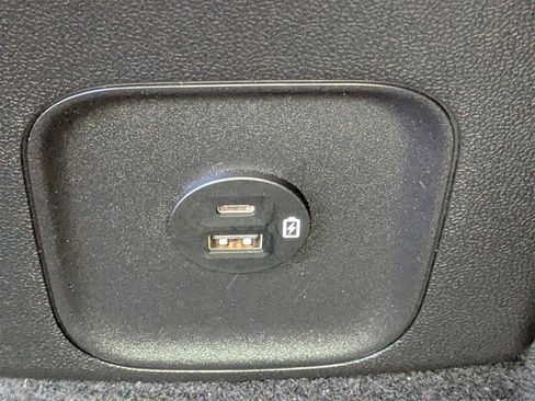 Used 2022 Ford Escape SEL w/ Technology Package image 16