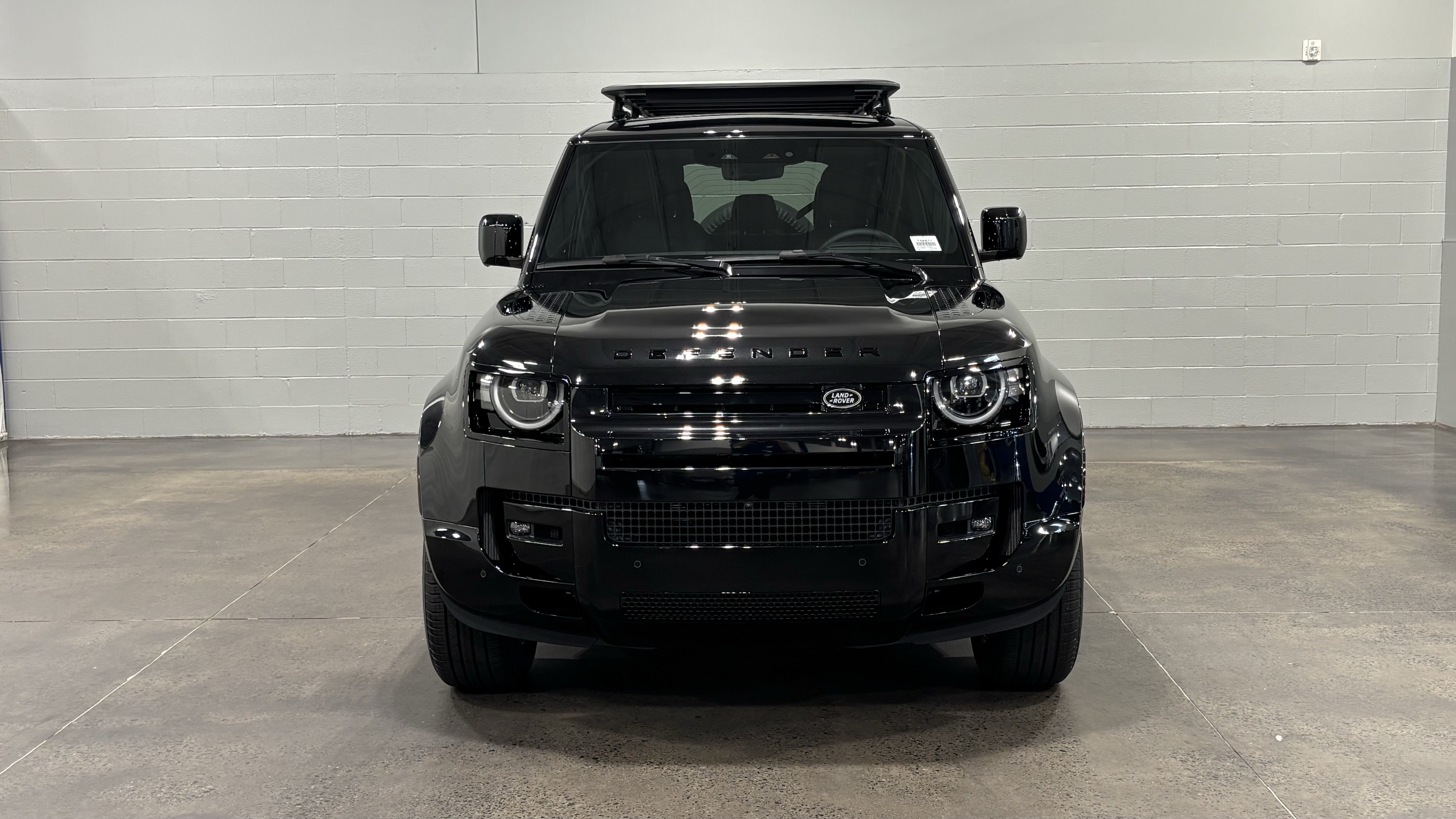 New 2026 Land Rover Defender 110 X-Dynamic SE AWD/4WD image 9