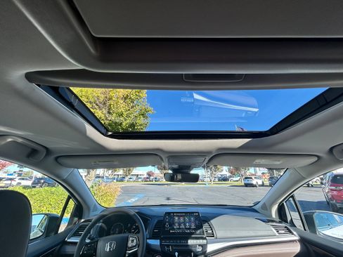 New 2026 Honda Odyssey Touring image 23