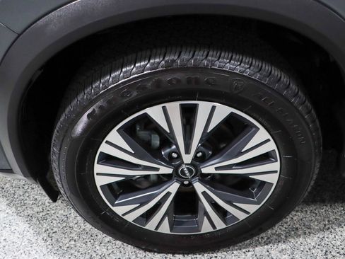 Used 2023 Nissan Rogue SV FWD image 11
