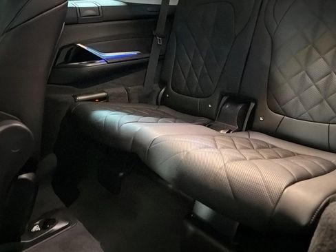 Used 2026 BMW X7 xDrive40i w/ Premium Package image 23