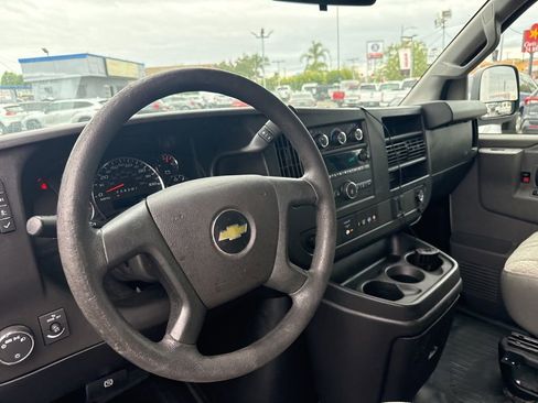 Used 2020 Chevrolet Express 2500 RWD image 7