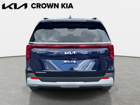 New 2026 Kia Carnival EX image 6